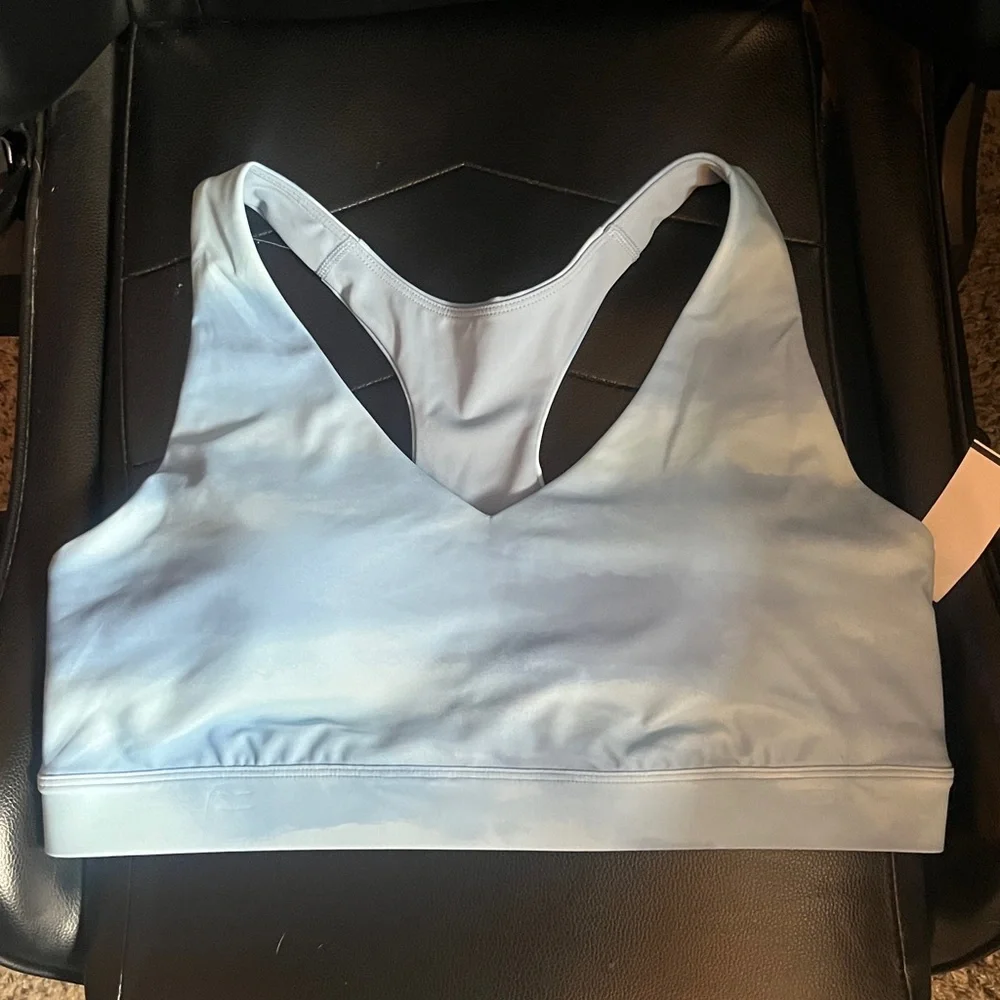 Tek Gear NWT Ultra-Stretch Medium Impact V-Neck Sports Bra - Picture 2 of 4